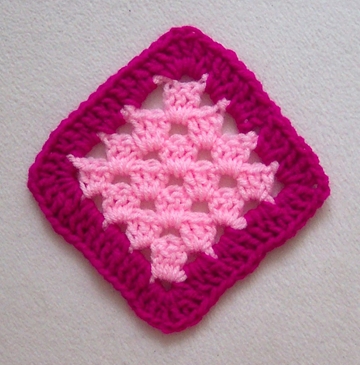 Diagonal granny square with border